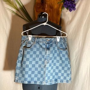 Wild Fable kick back to the 80s checkered skirt.S16